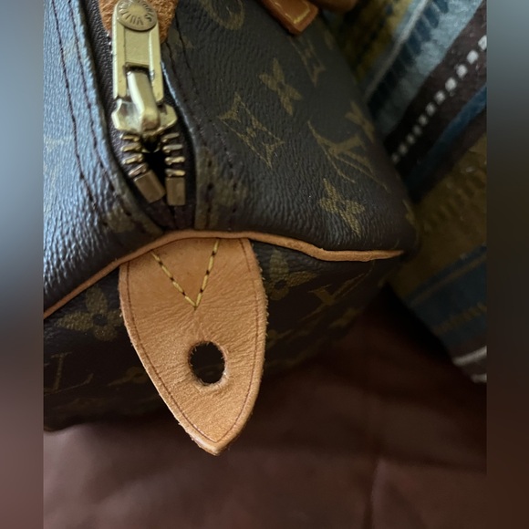 Authentic Louis Vuitton Monogram canvas Speedy 30 - Picture 6 of 14